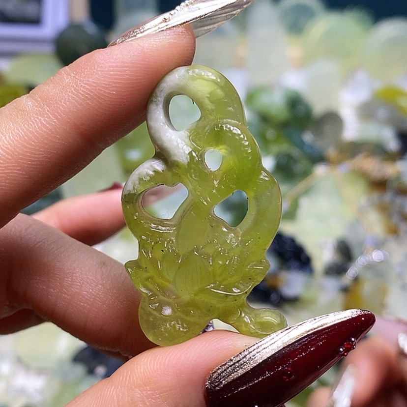 【闪购商品】蛇纹石玉颈饰未镶嵌