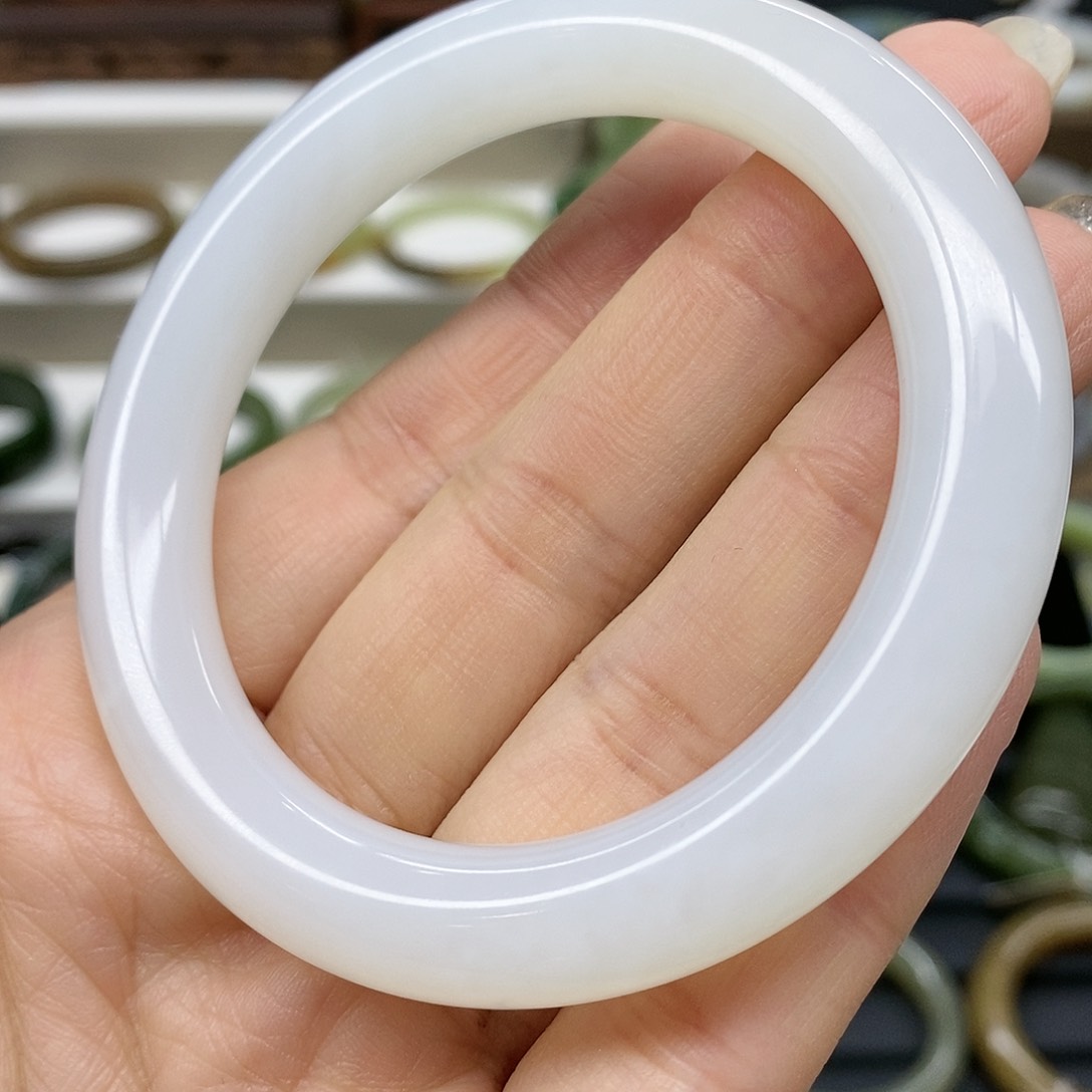 【闪购商品】和田玉手镯未镶嵌