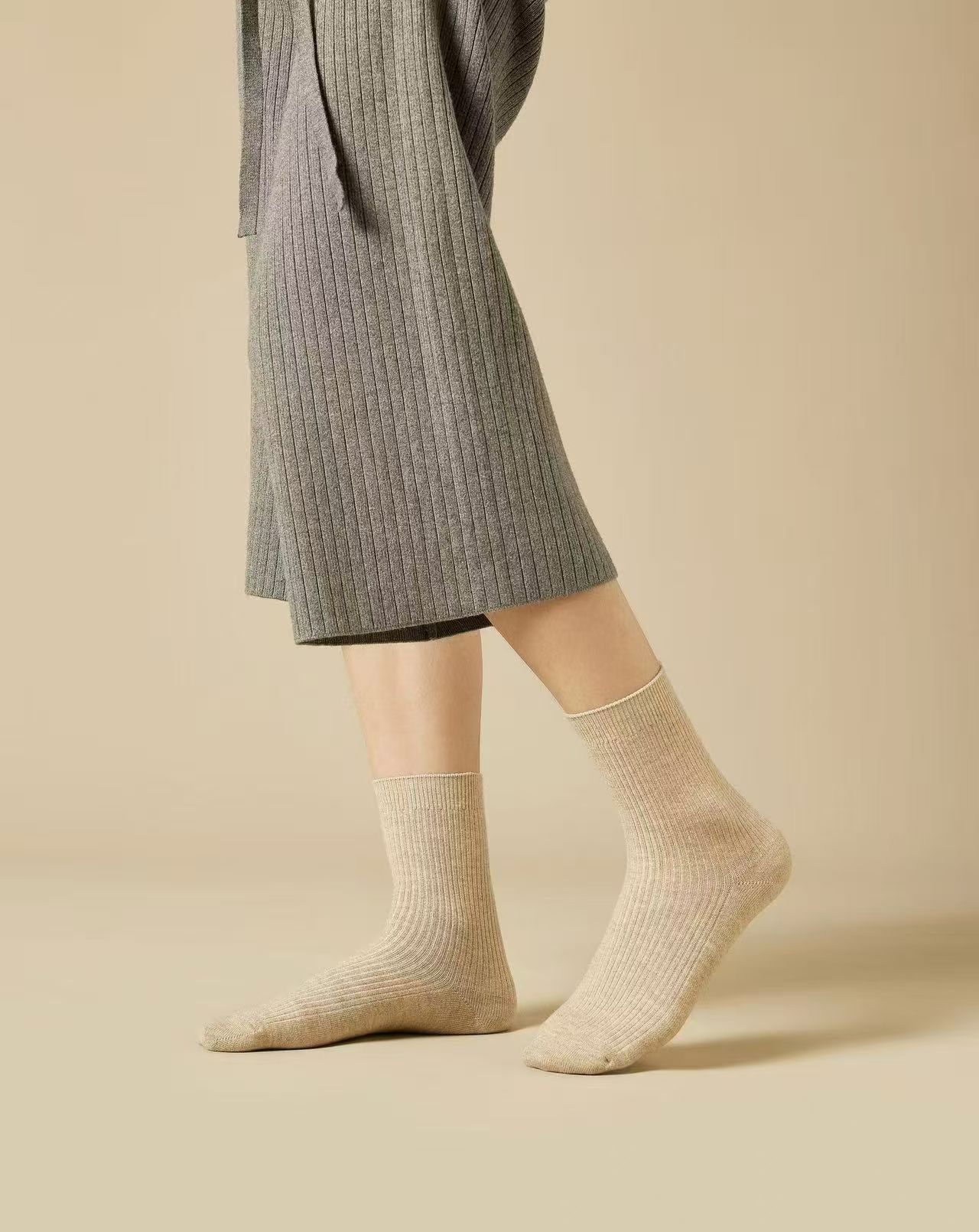 女士秋冬加厚羊绒羊毛中筒袜