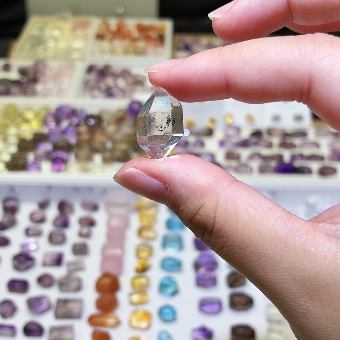 水晶未镶嵌吊坠(不含链)闪灵双尖 打孔定制不退换