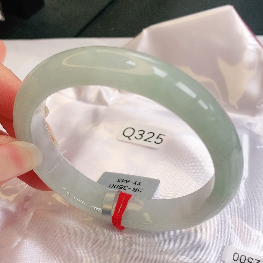 【闪购商品】翡翠手镯未镶嵌缅甸天然a货翡翠