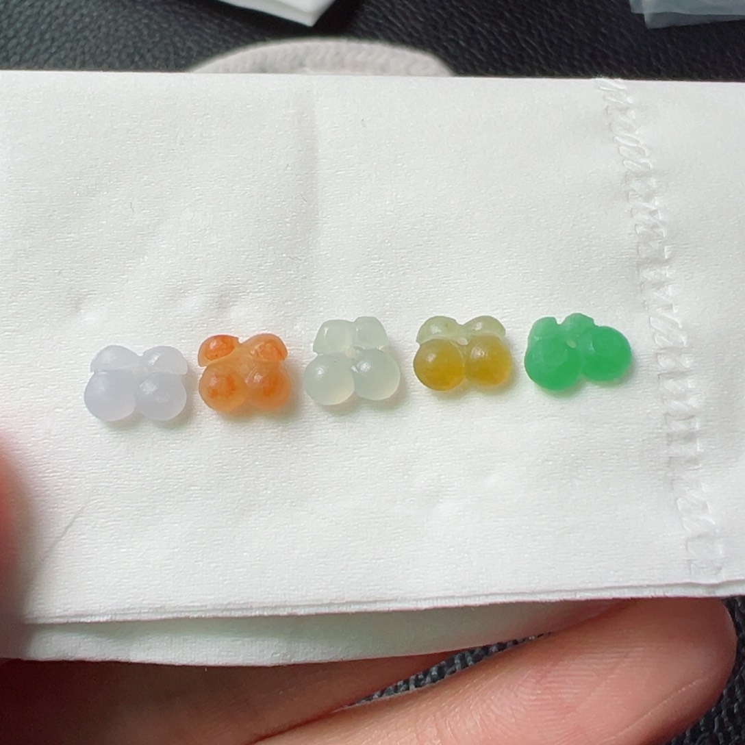 定制翡翠未镶嵌樱桃一套