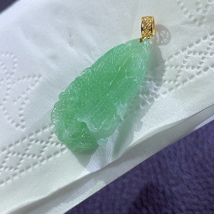 翡翠颈饰18K金镶嵌翡翠