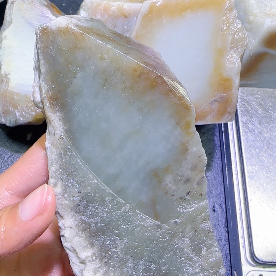 和田玉未镶嵌珠宝半成品