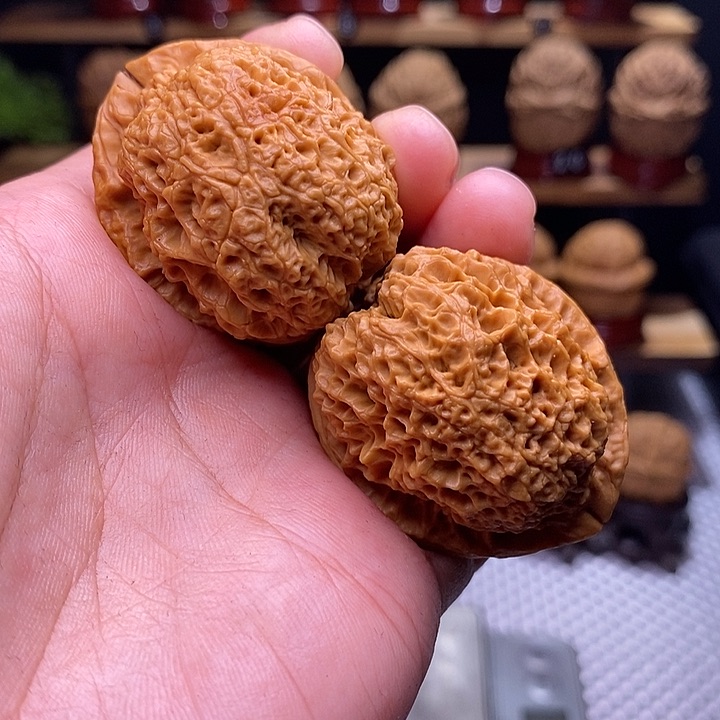 文玩核桃吊坠蝉王90