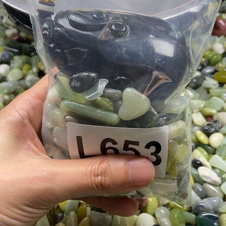 蛇纹石玉鱼缸石未镶嵌