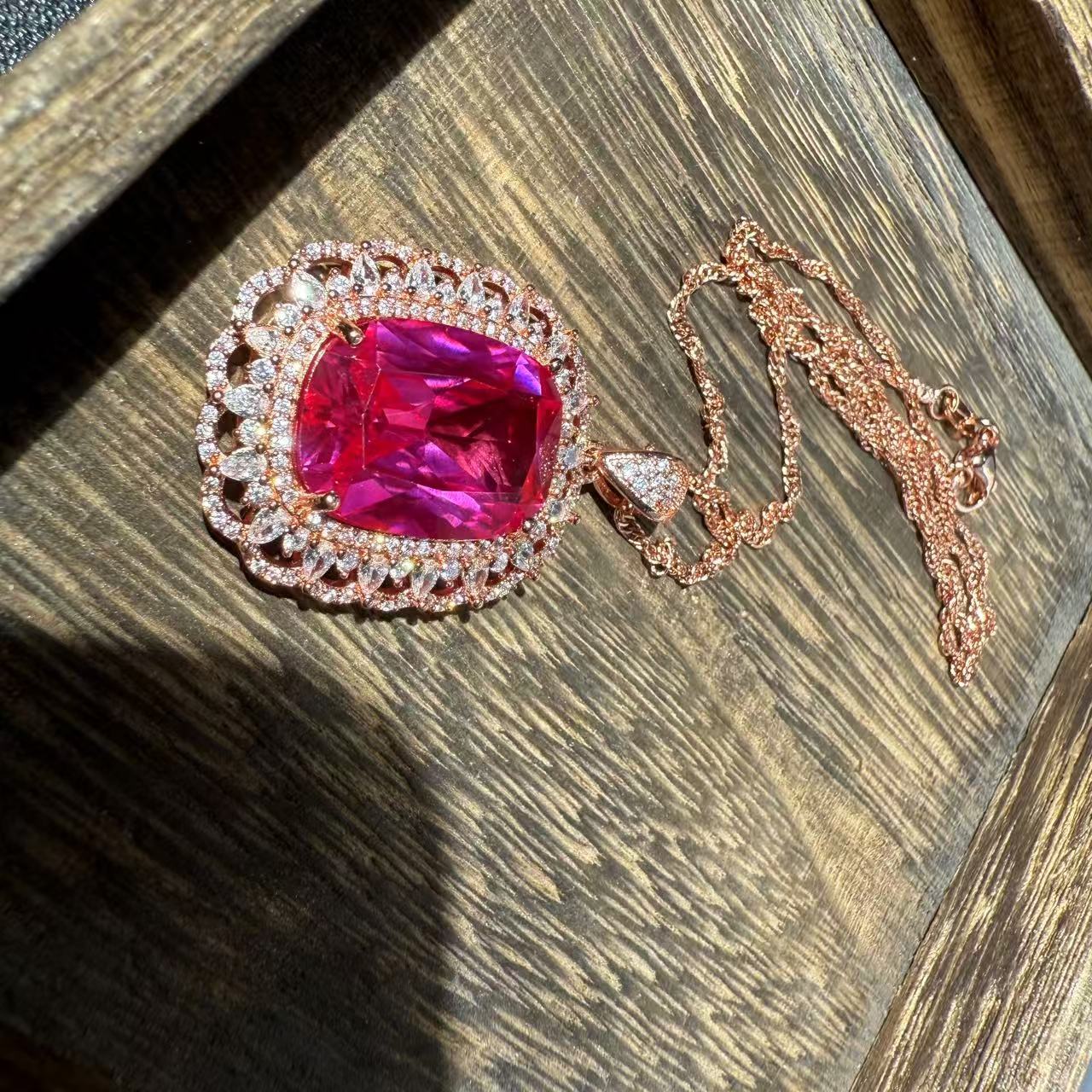 【国检证书+运费险】收藏级红宝石吊坠 - B639