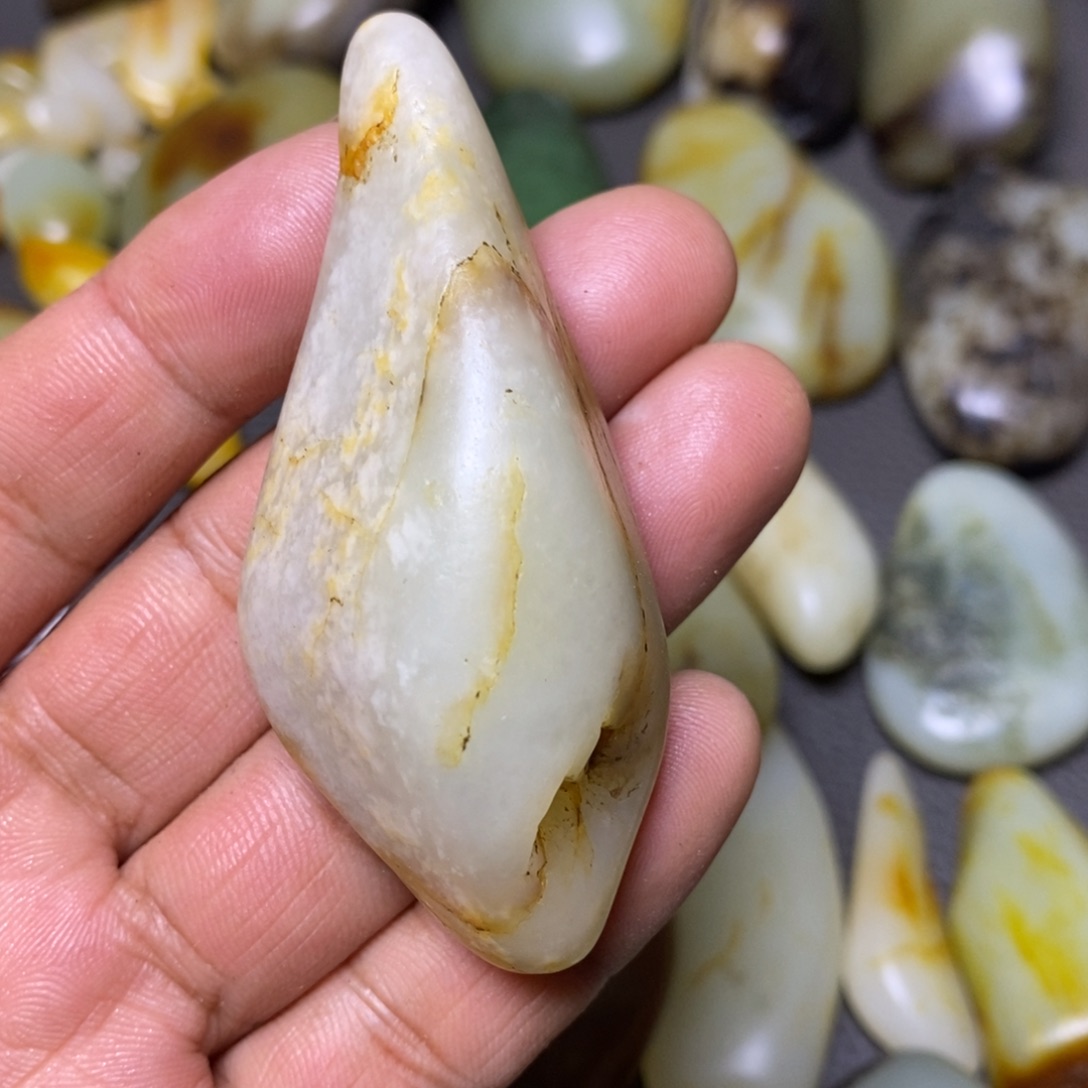 和田玉未镶嵌挂件