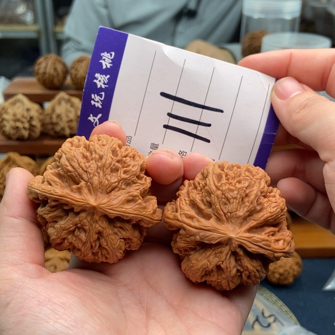 文玩核桃吊坠52粗筋