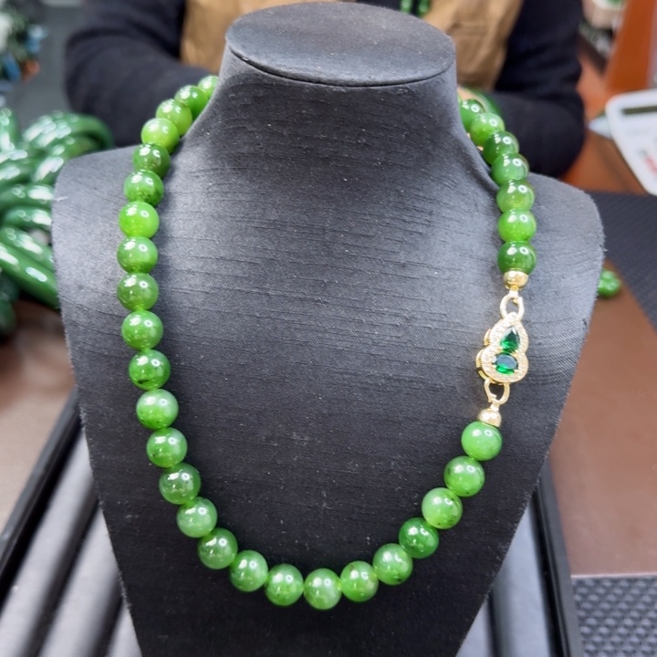 和田玉（碧玉）颈饰未镶嵌卡12