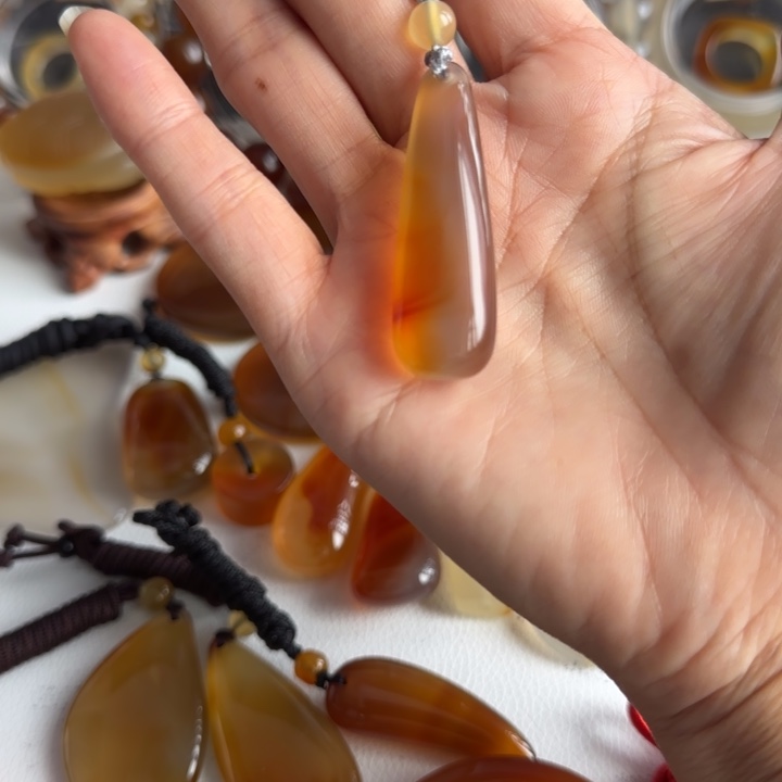 向***葵玛瑙/玉髓未镶嵌颈饰