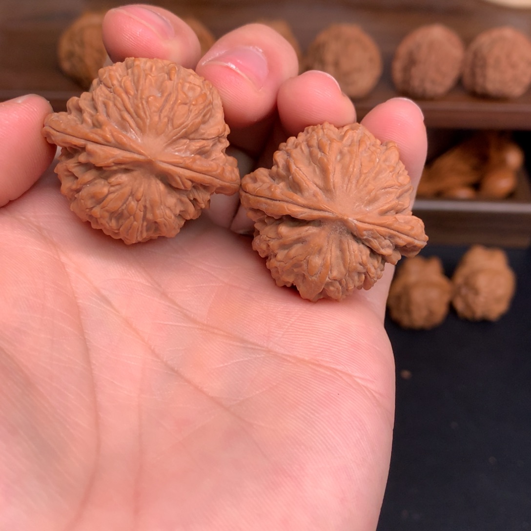 文玩核桃吊坠38红豆