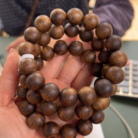 沉香手串蓝宝石17克卡1.4多样性发1条