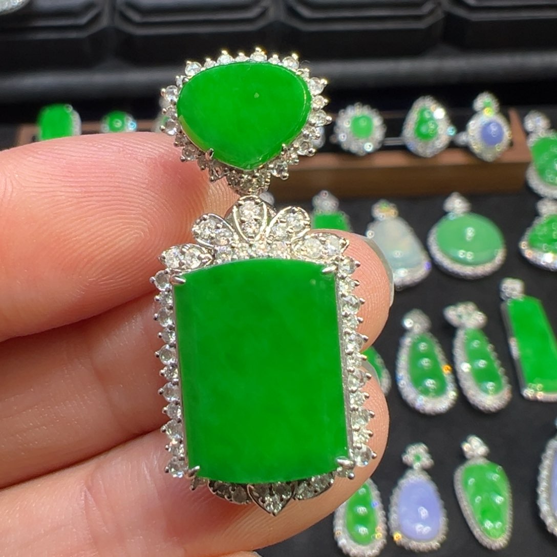 翡翠颈饰18K金镶嵌收货48小时鉴赏期