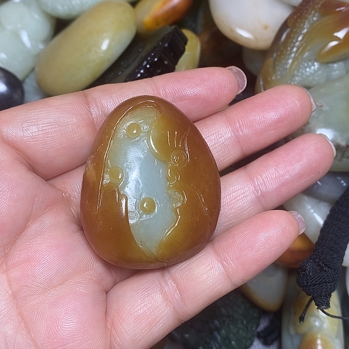 和田玉未镶嵌挂件