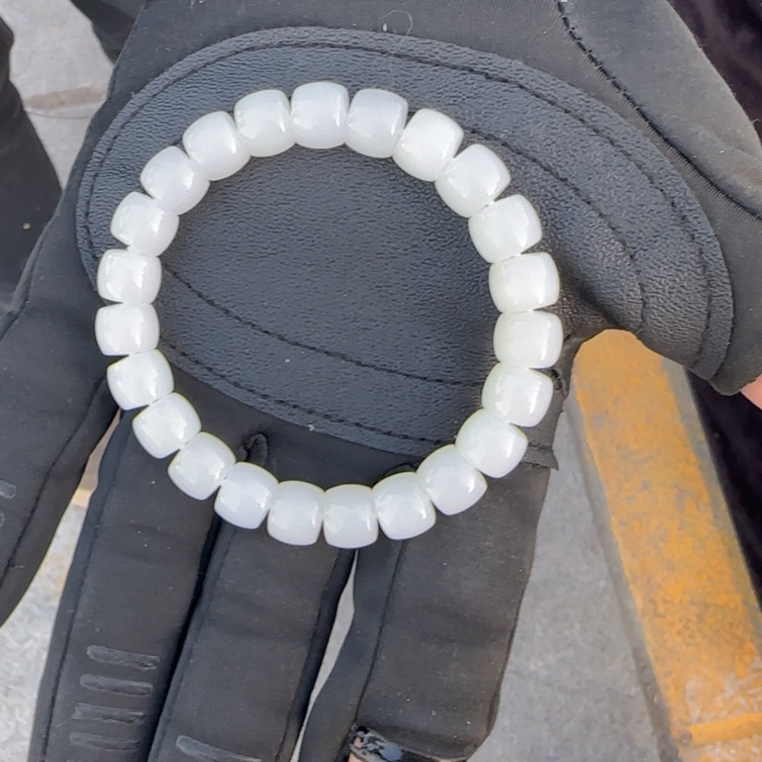 和田玉未镶嵌颈饰鹅料卡卡十