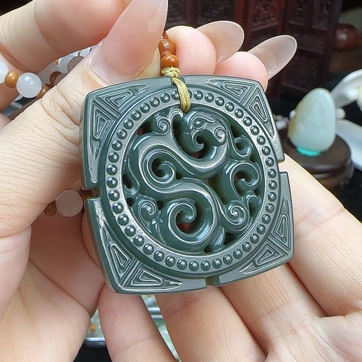 和田玉未镶嵌颈饰定制发货