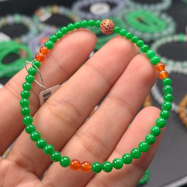 翡翠手镯未镶嵌卡