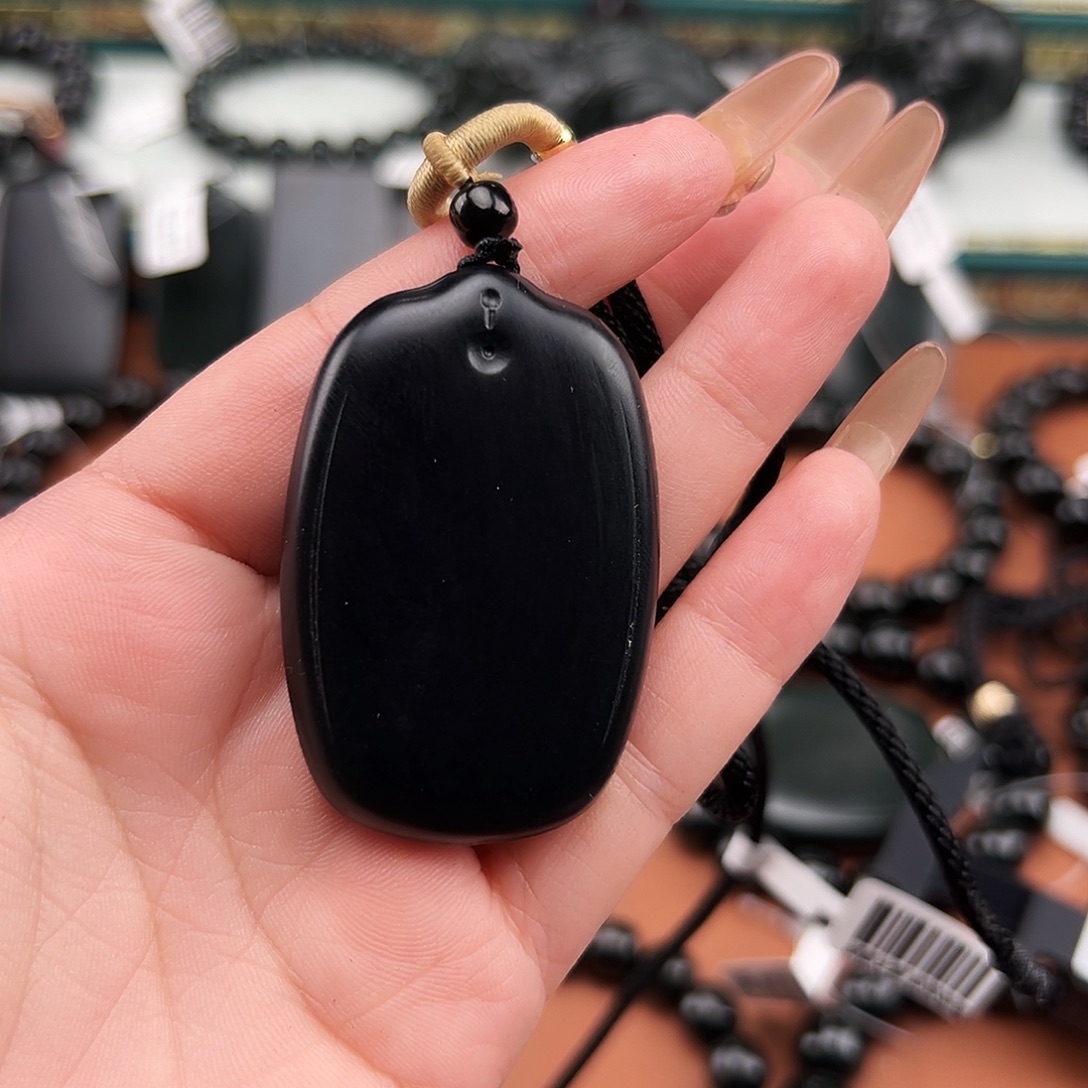 年***和田玉未镶嵌手串