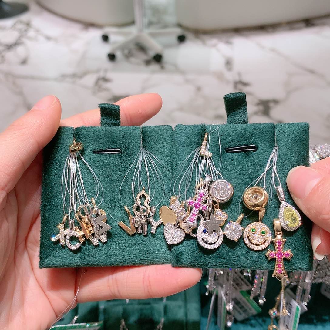 合成钻石颈饰18K金镶嵌