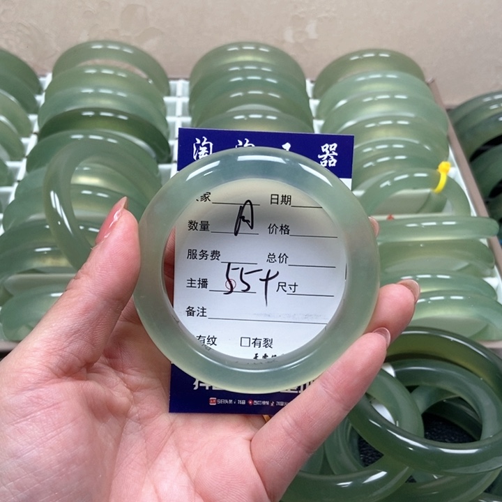 蛇纹石玉未镶嵌手镯月*漪