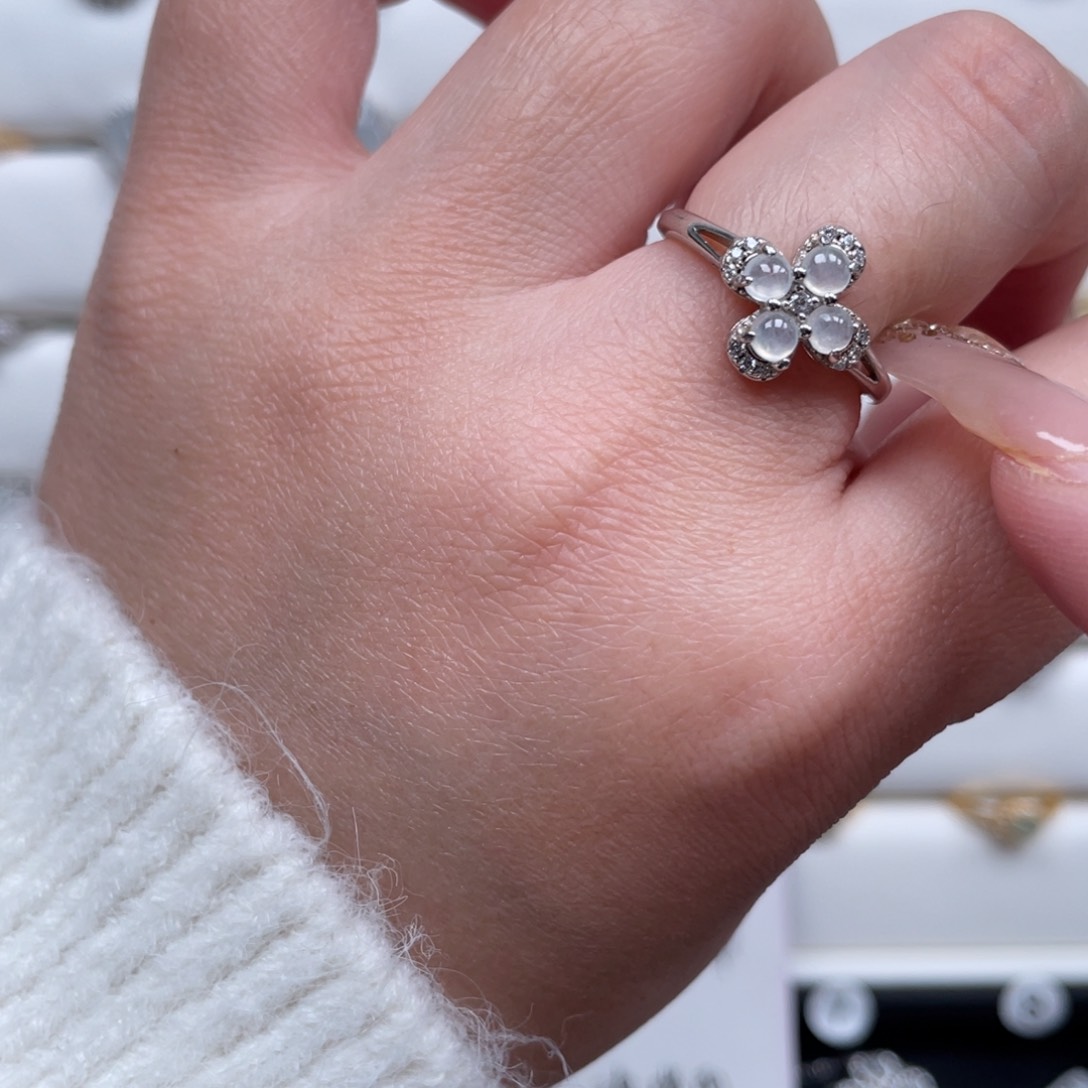 翡翠戒指银S925镶嵌戒指