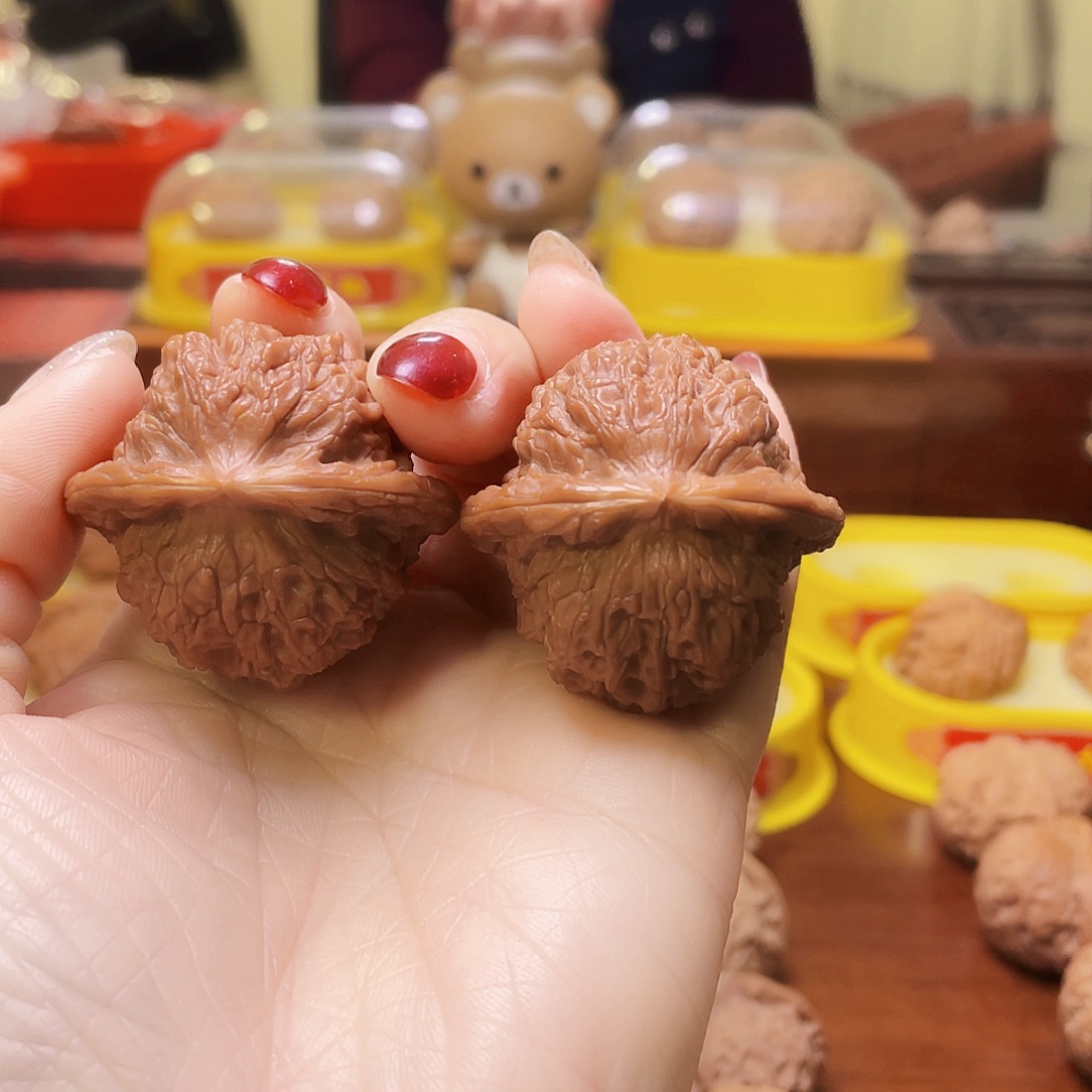 文玩核桃吊坠血麒麟41