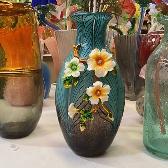 琉璃花瓶高32厘米口径5厘米