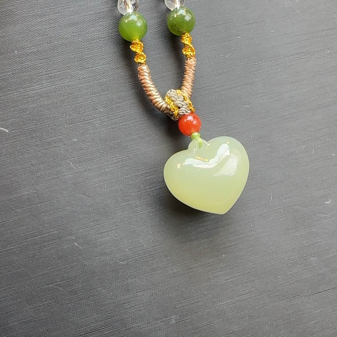 和田玉未镶嵌吊坠(赠链)