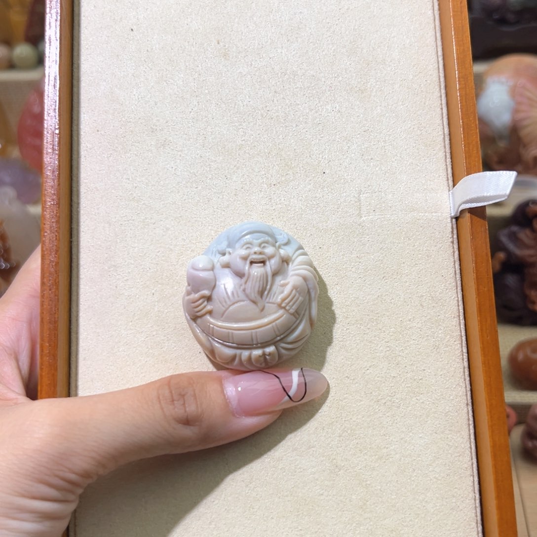 石英质玉未镶嵌颈饰