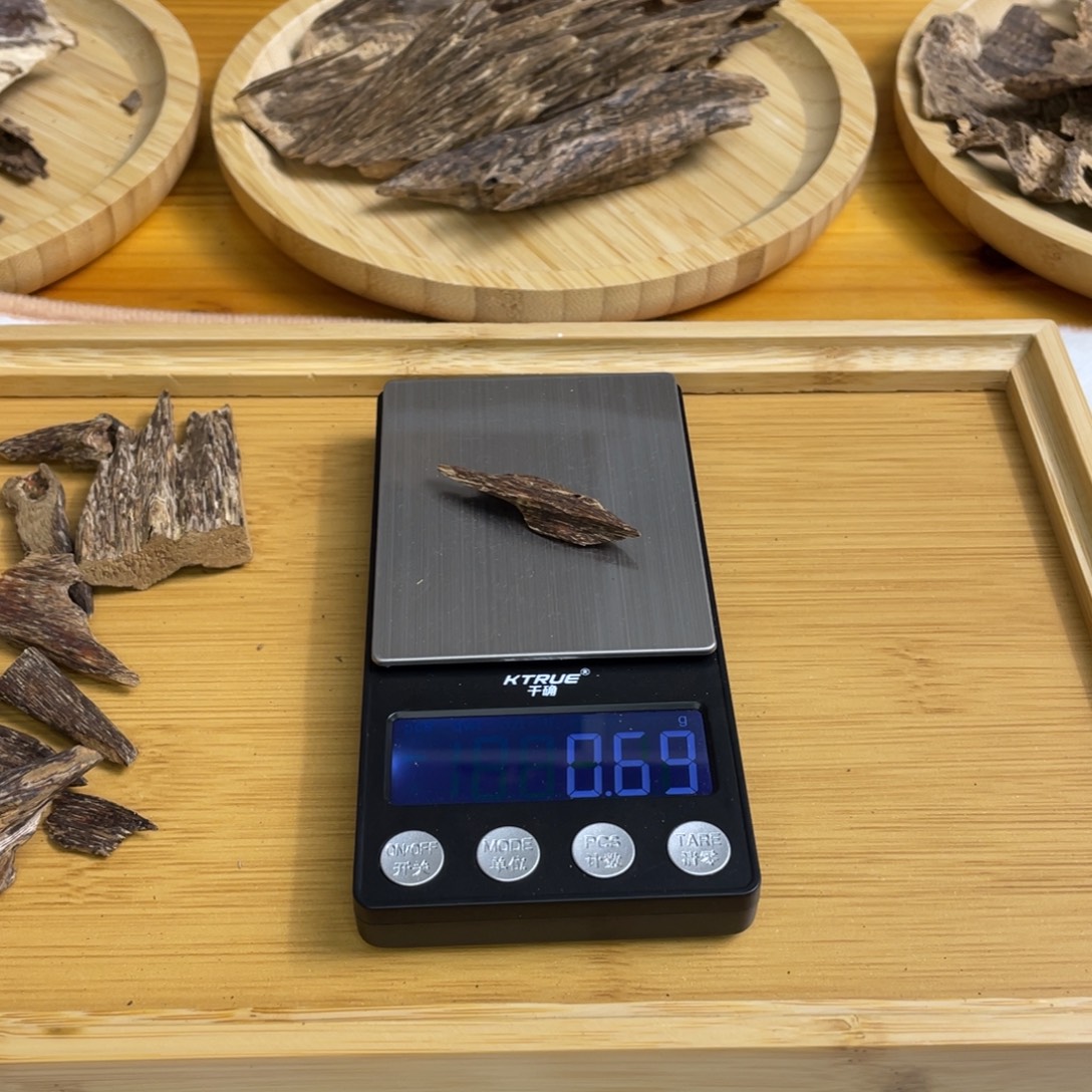 沉香碎屑沉香海南树心虫0.6克