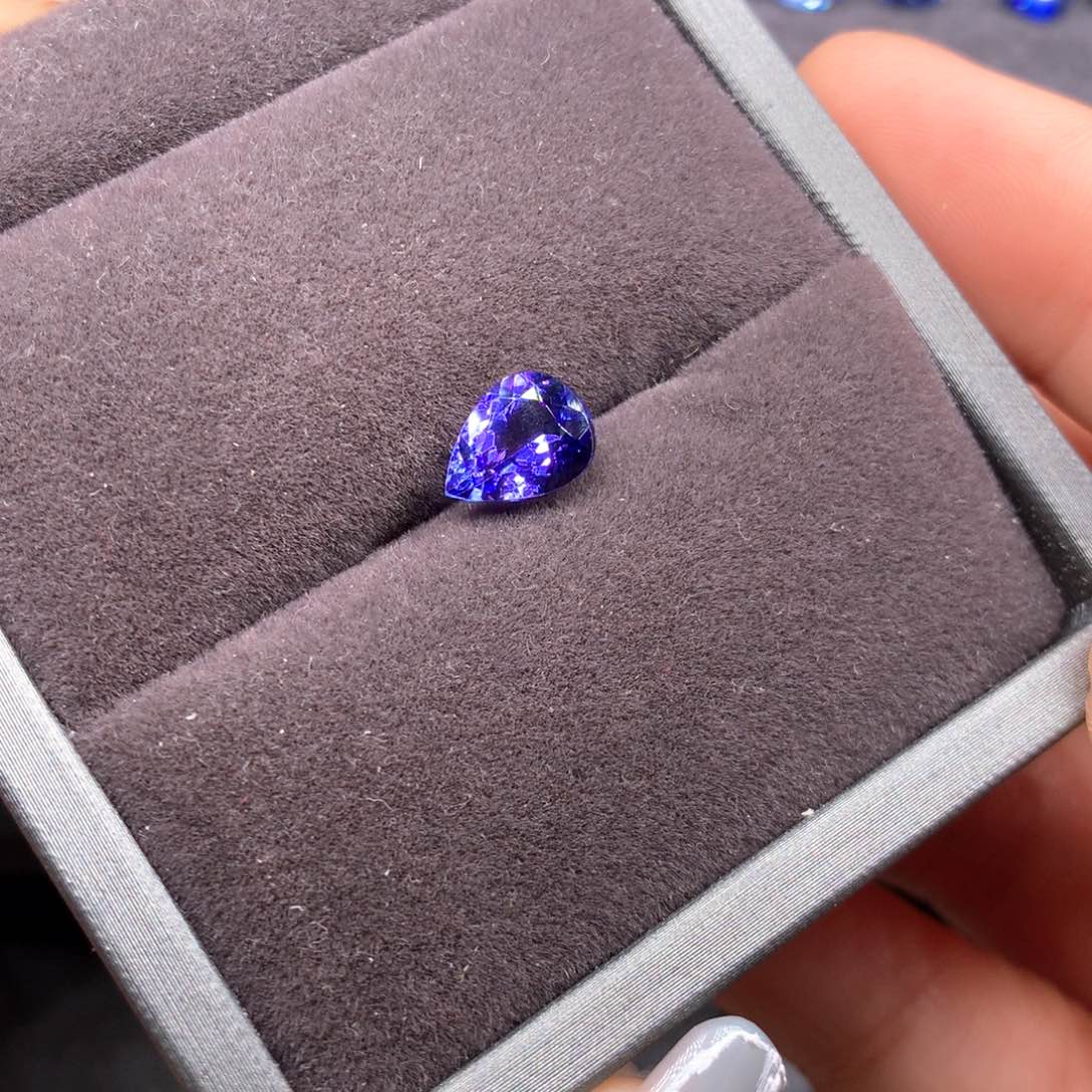 坦桑石1.6克拉未镶嵌