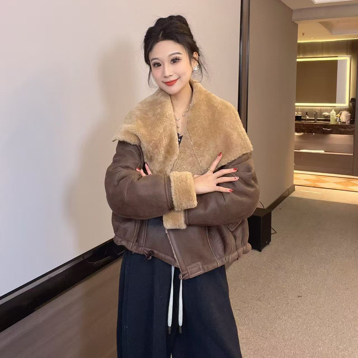 JL2685冬季新款皮毛一体女短款休闲显瘦保暖皮草宽松羊皮羊毛一体