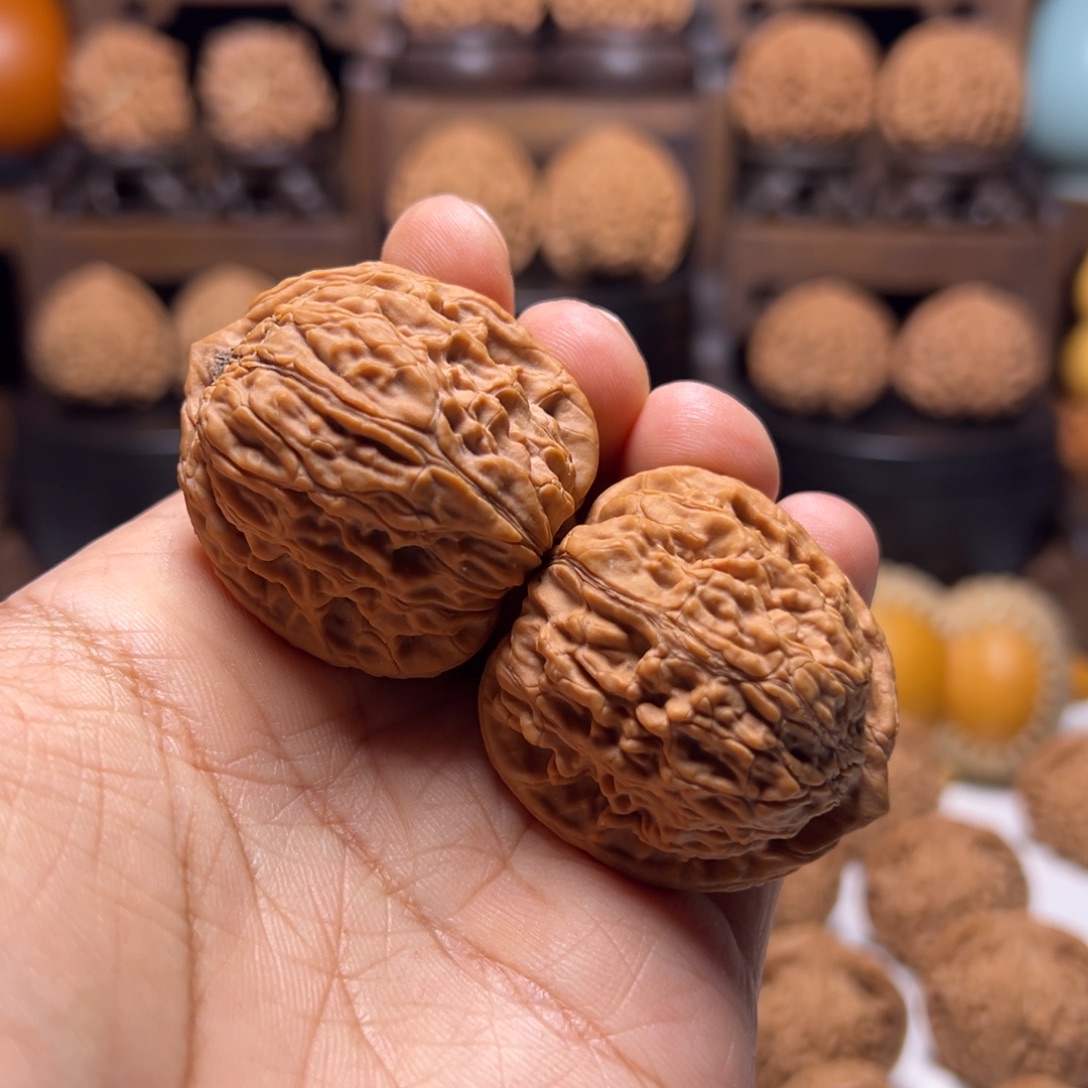 熙***扬文玩核桃把件38承德四喜