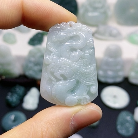 翡翠颈饰未镶嵌吊坠