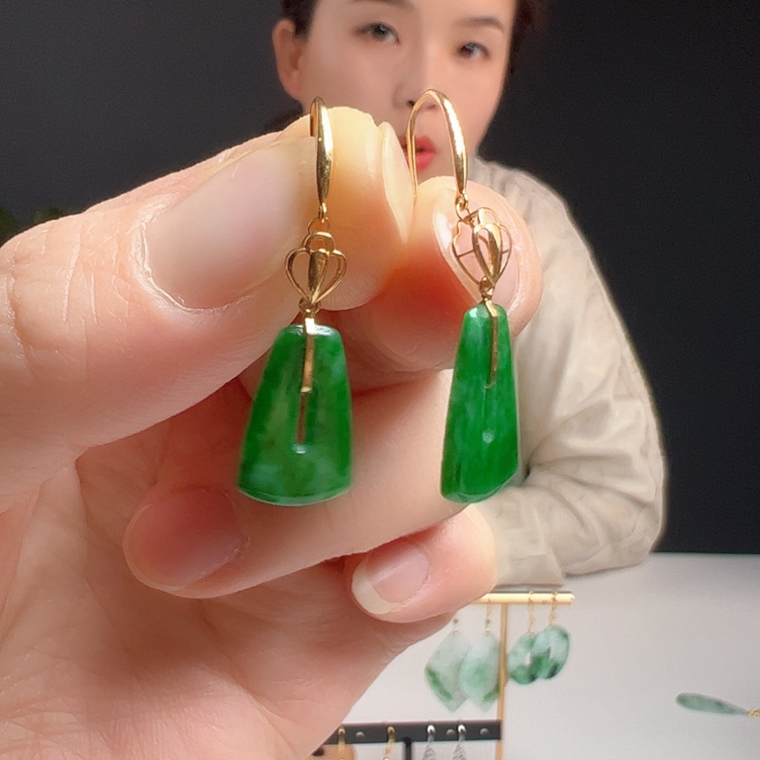 翡翠18K金镶嵌耳饰天然翡翠