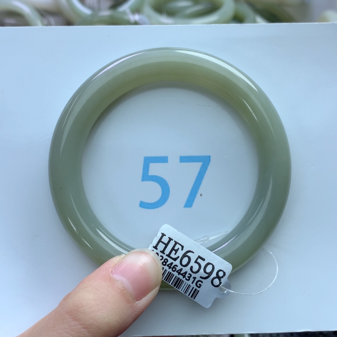 和田玉手镯未镶嵌麦*