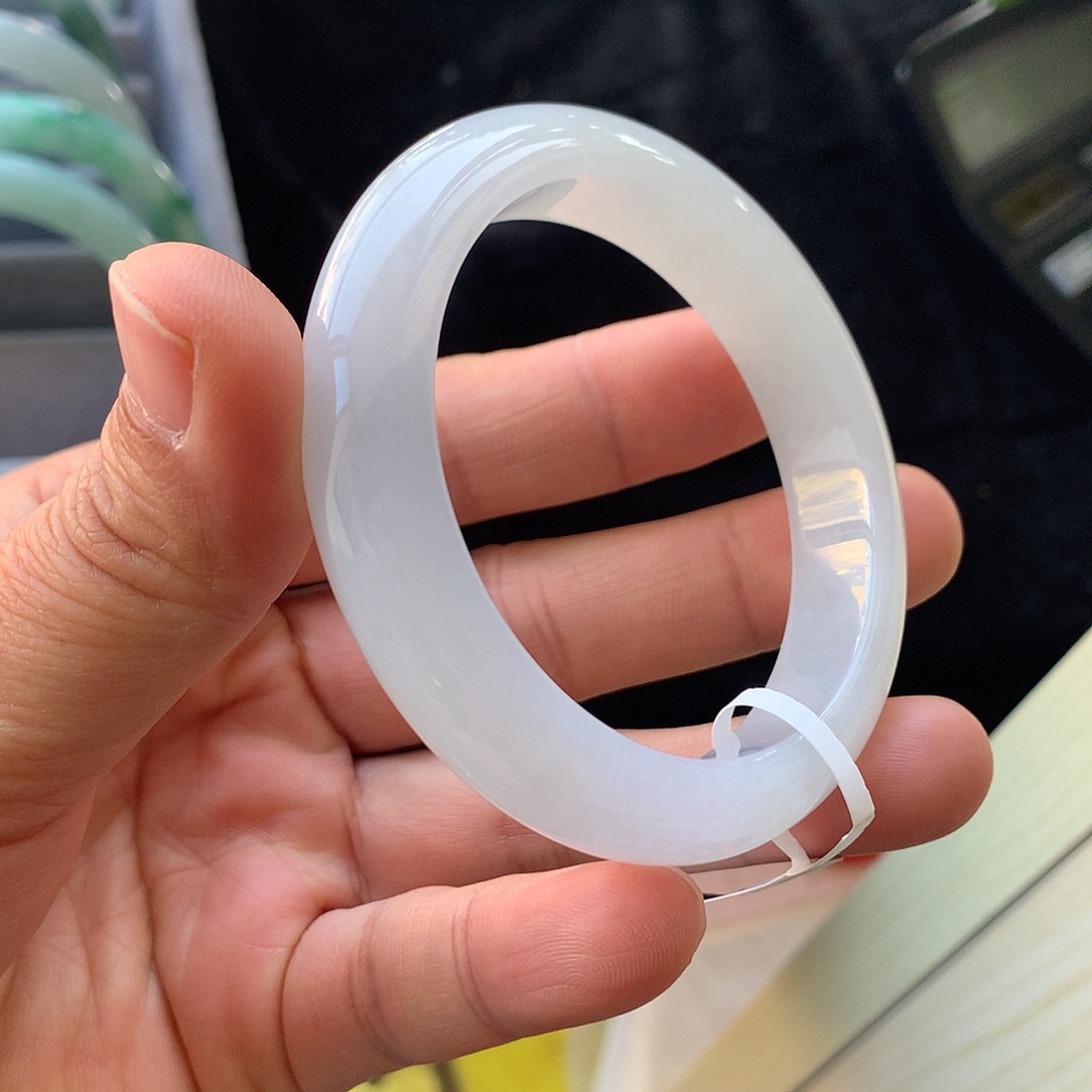 翡翠未镶嵌手镯1号