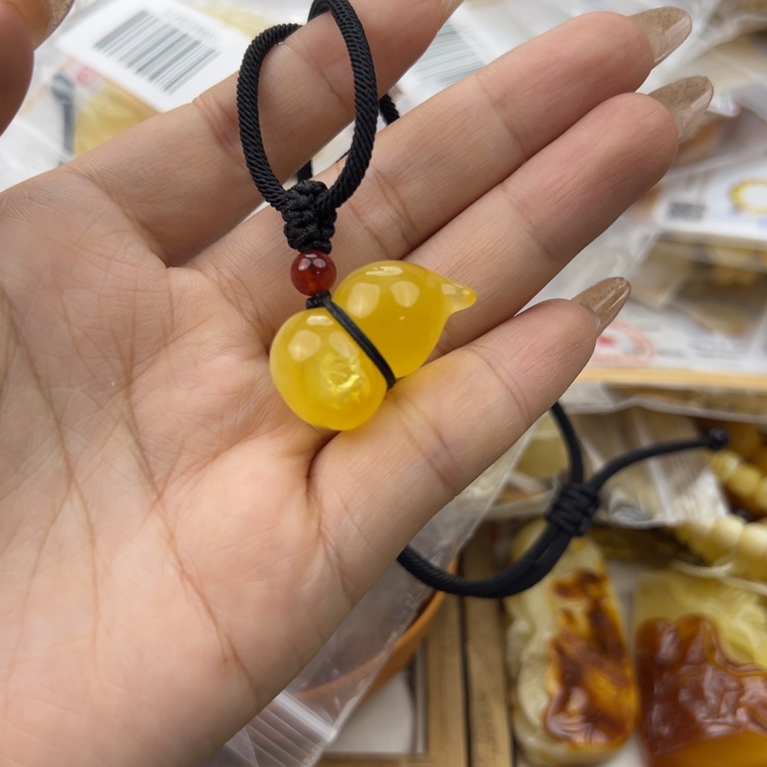 琥珀珠宝奇石未镶嵌