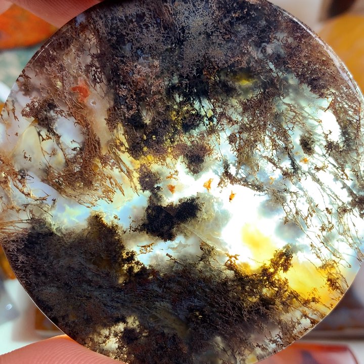 未镶嵌颈饰玛瑙/玉髓绿**漪