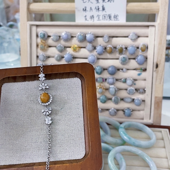 翡翠未镶嵌颈饰天然翡翠Ａ货