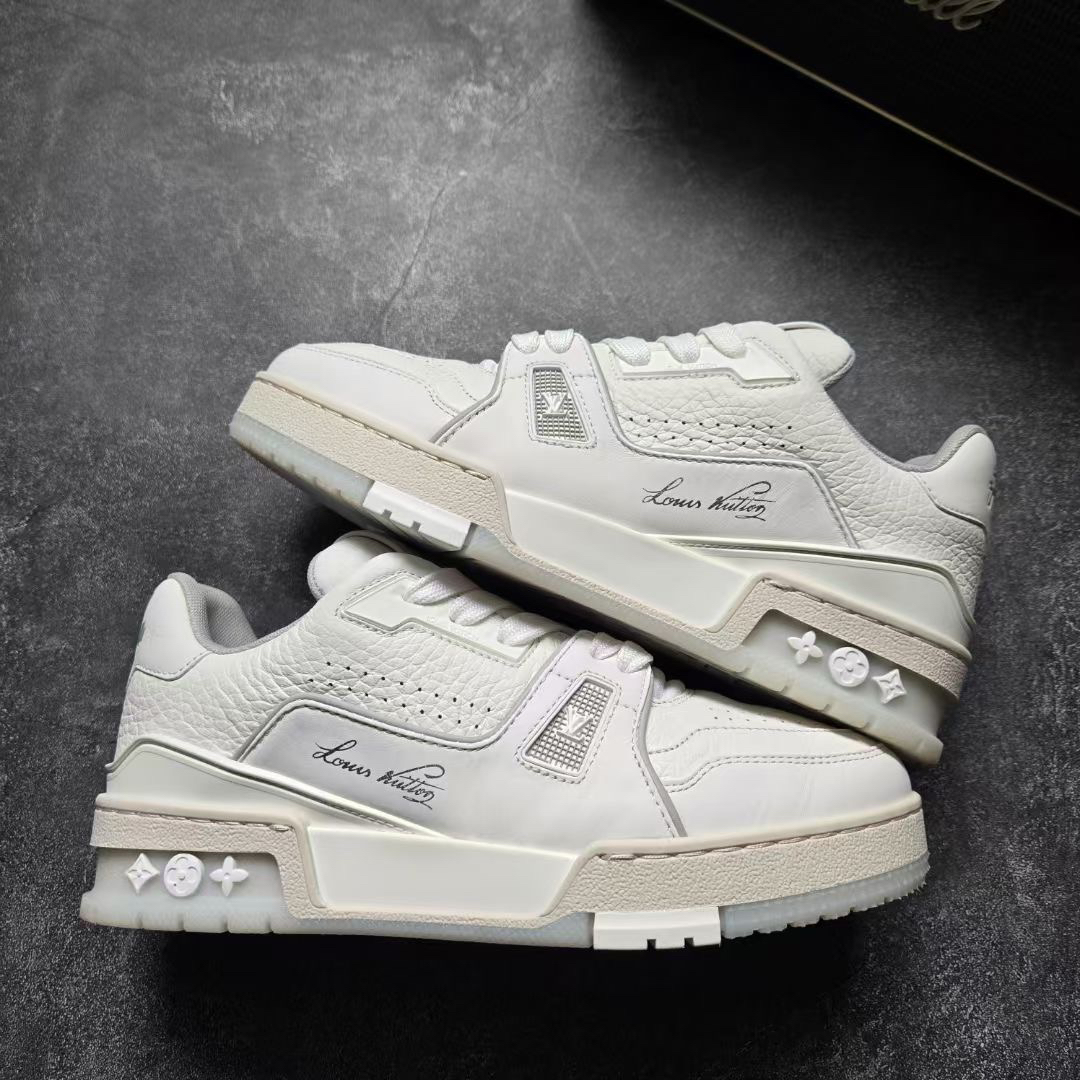 99新 LouisVuitton/路易威登 36码 TRAINER 白水泥 鞋