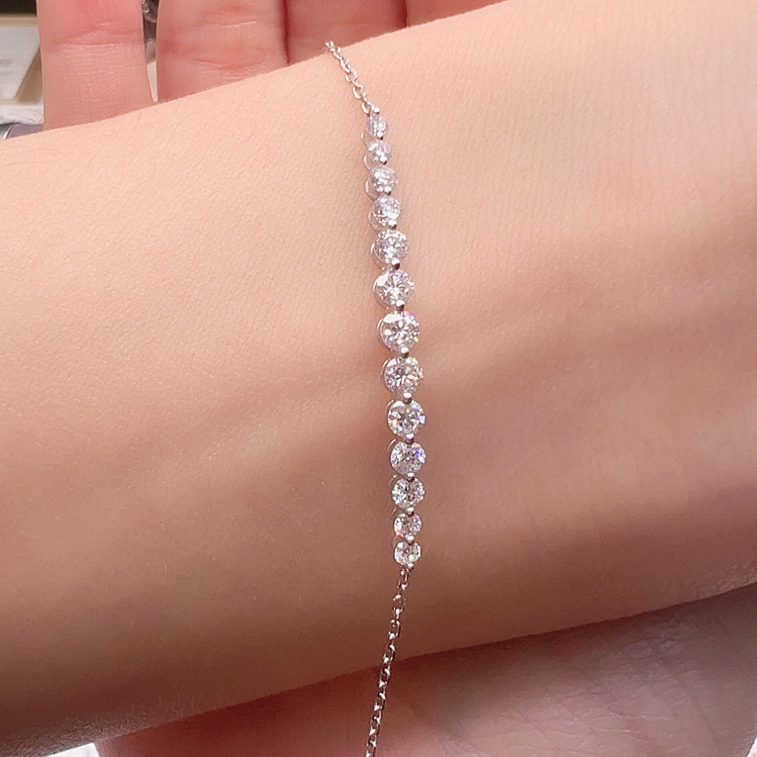 18K金镶嵌实验室培育钻石0.68ct K白银河手链