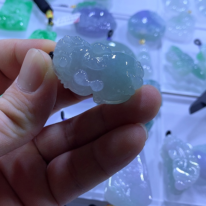 翡翠未镶嵌颈饰天然翡翠A货吊坠