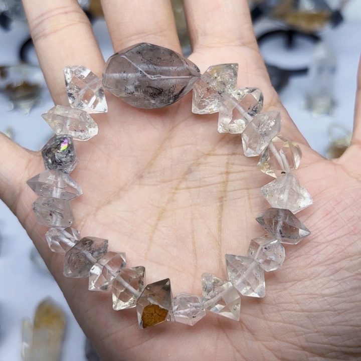 水晶手串未镶嵌闪灵钻手串