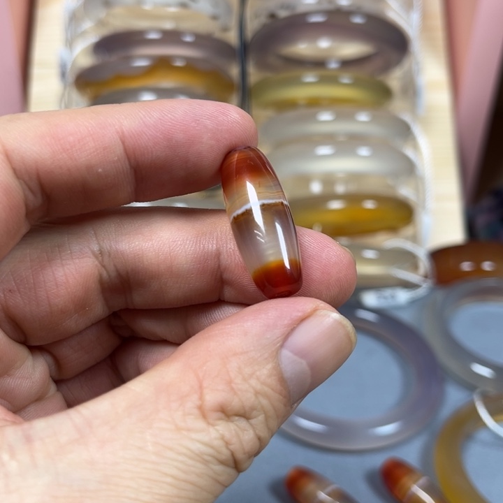 夜***岚玛瑙/玉髓未镶嵌手镯