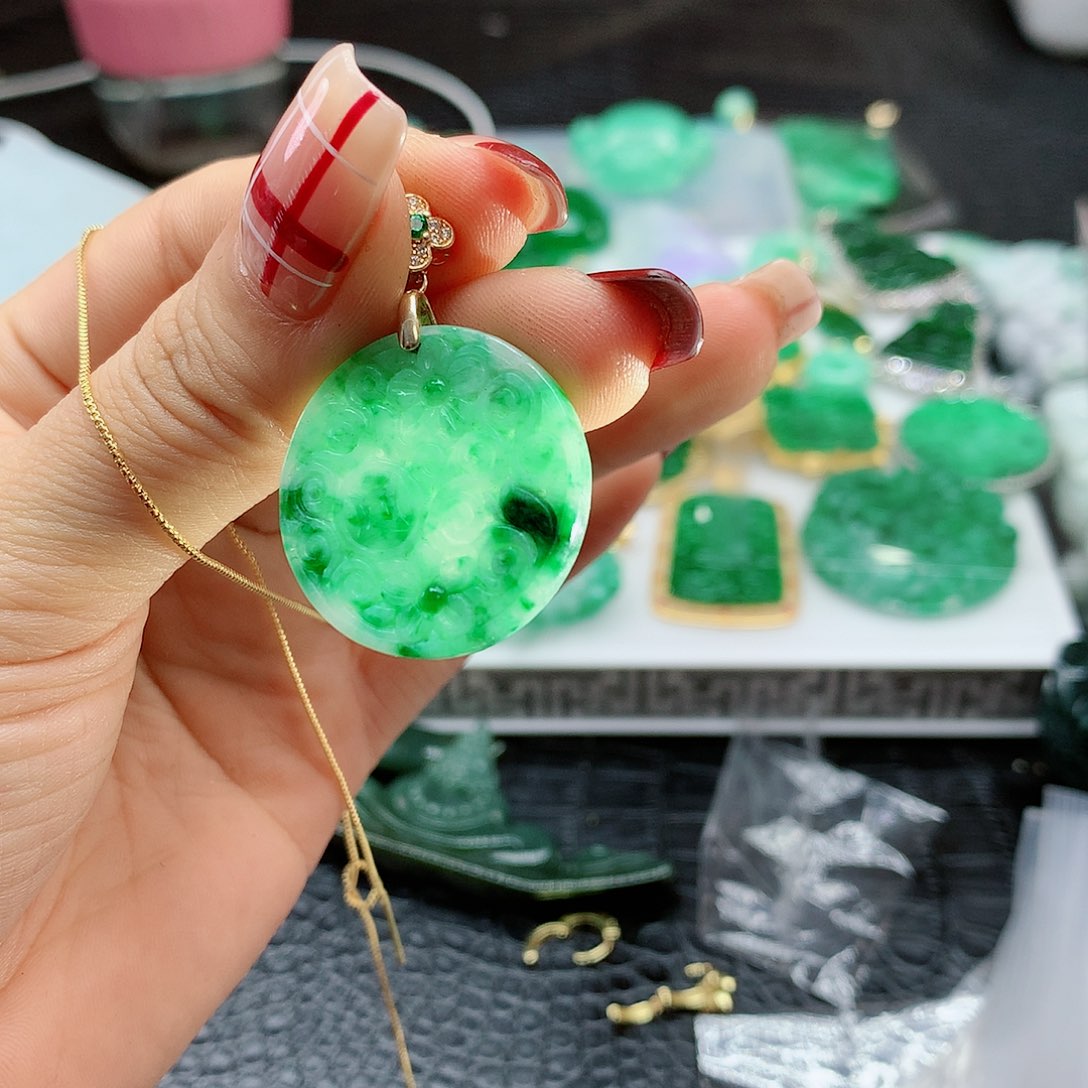 【闪购商品】翡翠吊坠(赠链)合金