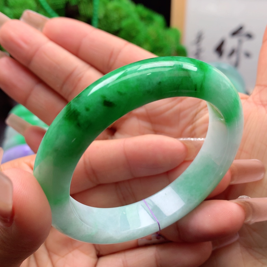 未镶嵌手镯翡翠缅甸