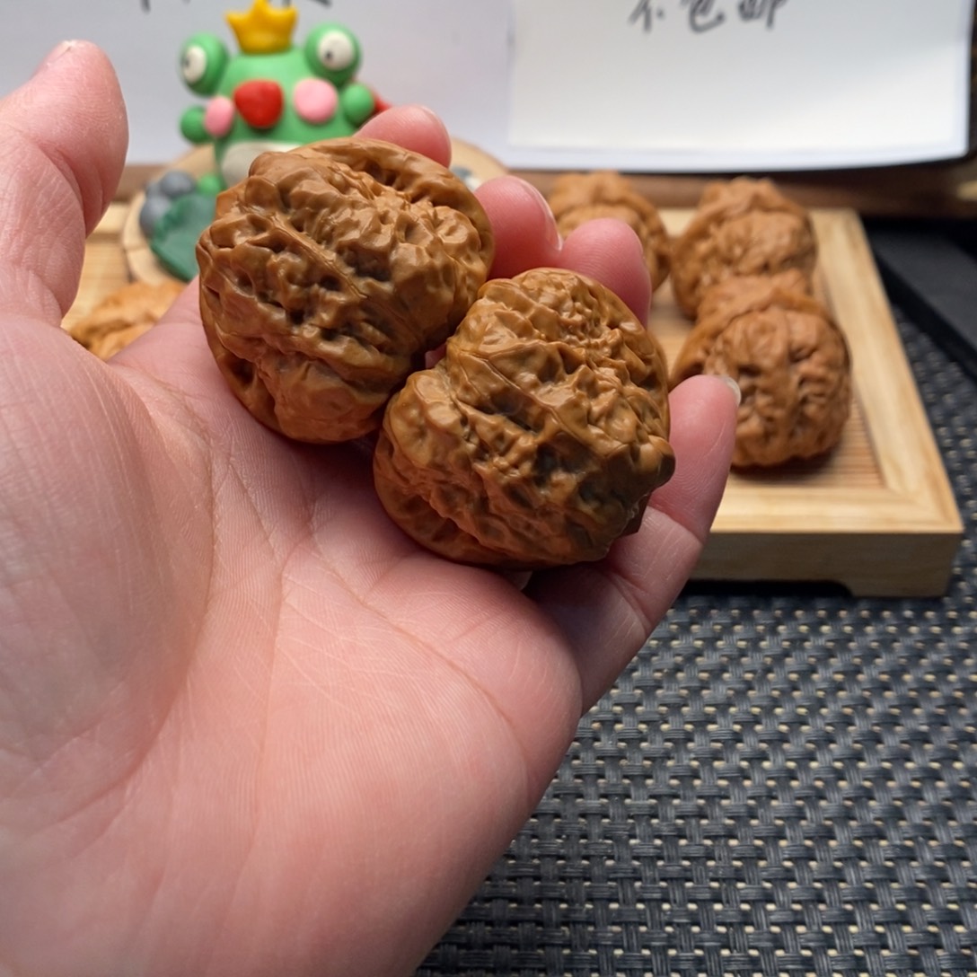 故***酒把件文玩核桃三角边40