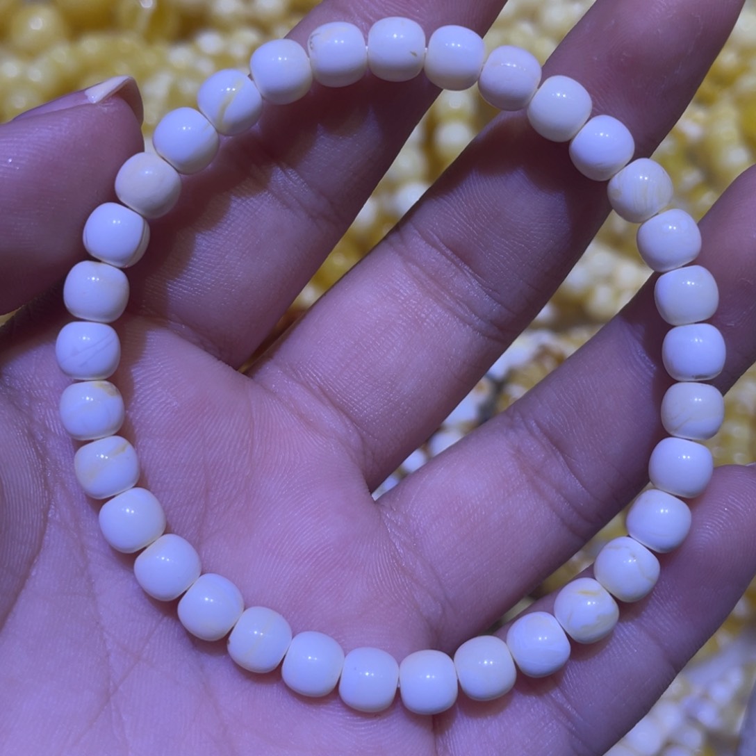 蜜蜡未镶嵌珠宝奇石6m